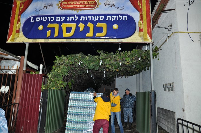מתכוננים לאירוח האלפים לסעודות החג באומן