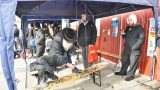 עמדת צחצוח נעליים שע"י הכנסת אורחים המרכזית אומן